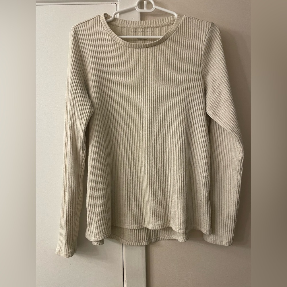 American Eagle ribbed off-white long sleeve shirt, size Medium